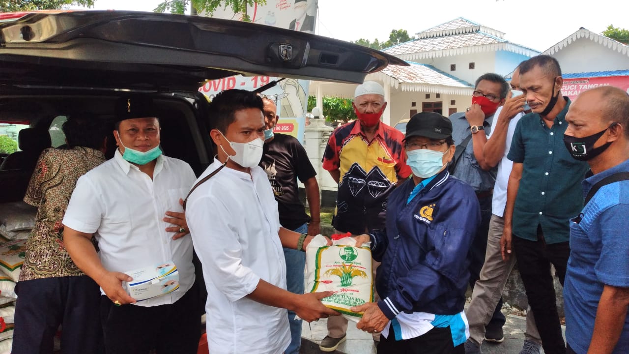 KADIN Batu Bara Berbagi Sembako Ke Jurnalis Group Wappres