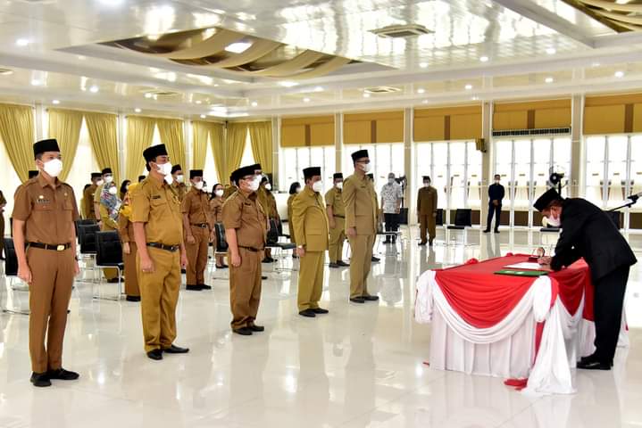 Gubernur Edy Lantik 18 Pejabat Eselon III dan 63 Eselon IV