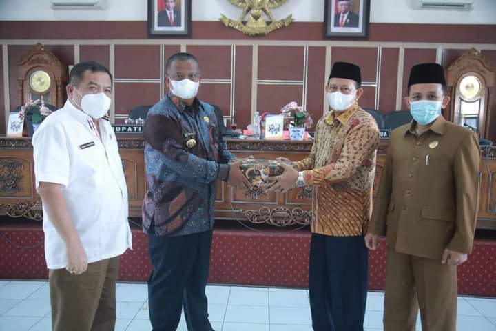 Pj Bupati Sampaikan Nota Jawaban Delapan Fraksi DPRD Labuhanbatu 