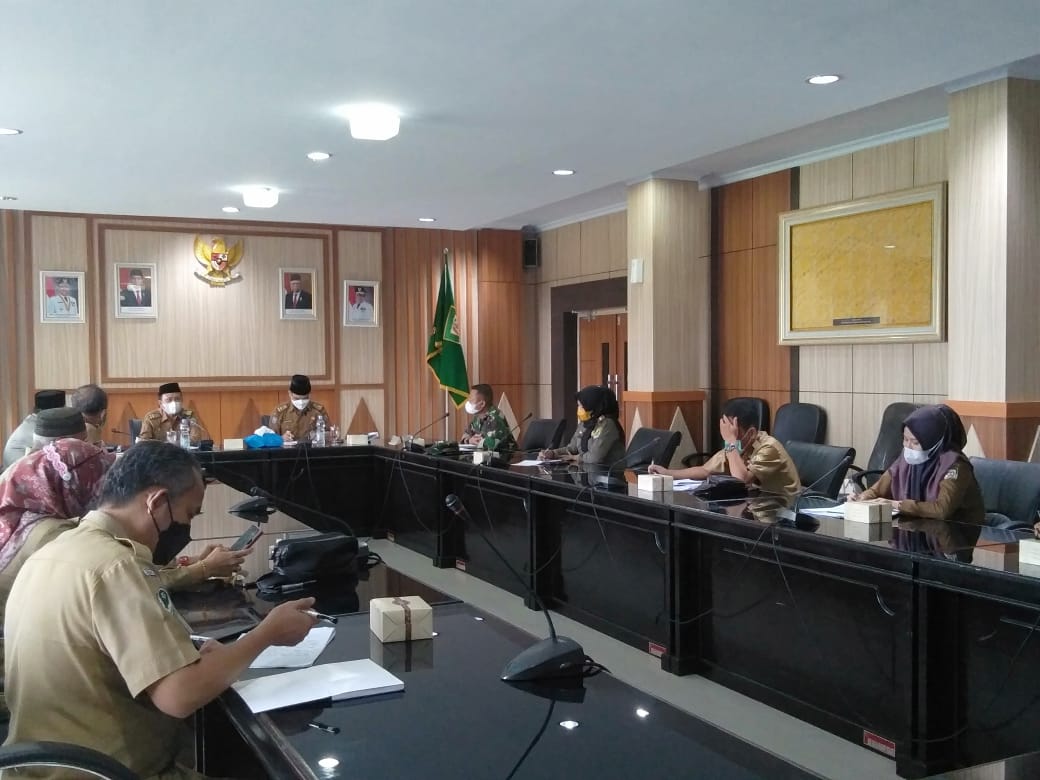 Pimpin Rakor Sekdaprov Perkuat Sinergi Sukseskan Vaksinasi Serentak
