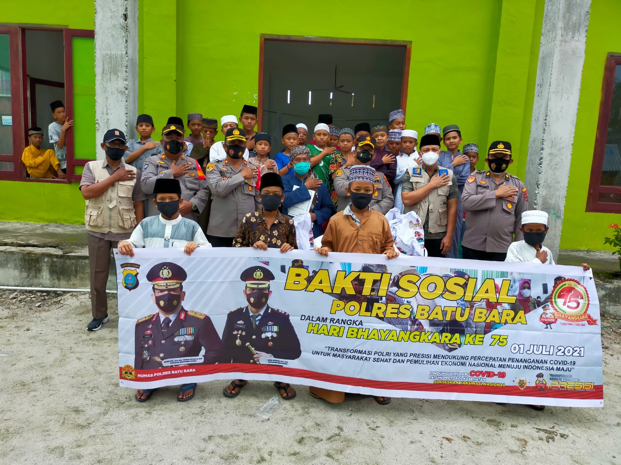 Kapolres Batu Bara Bakti Sosial ke Pondok Pesantren