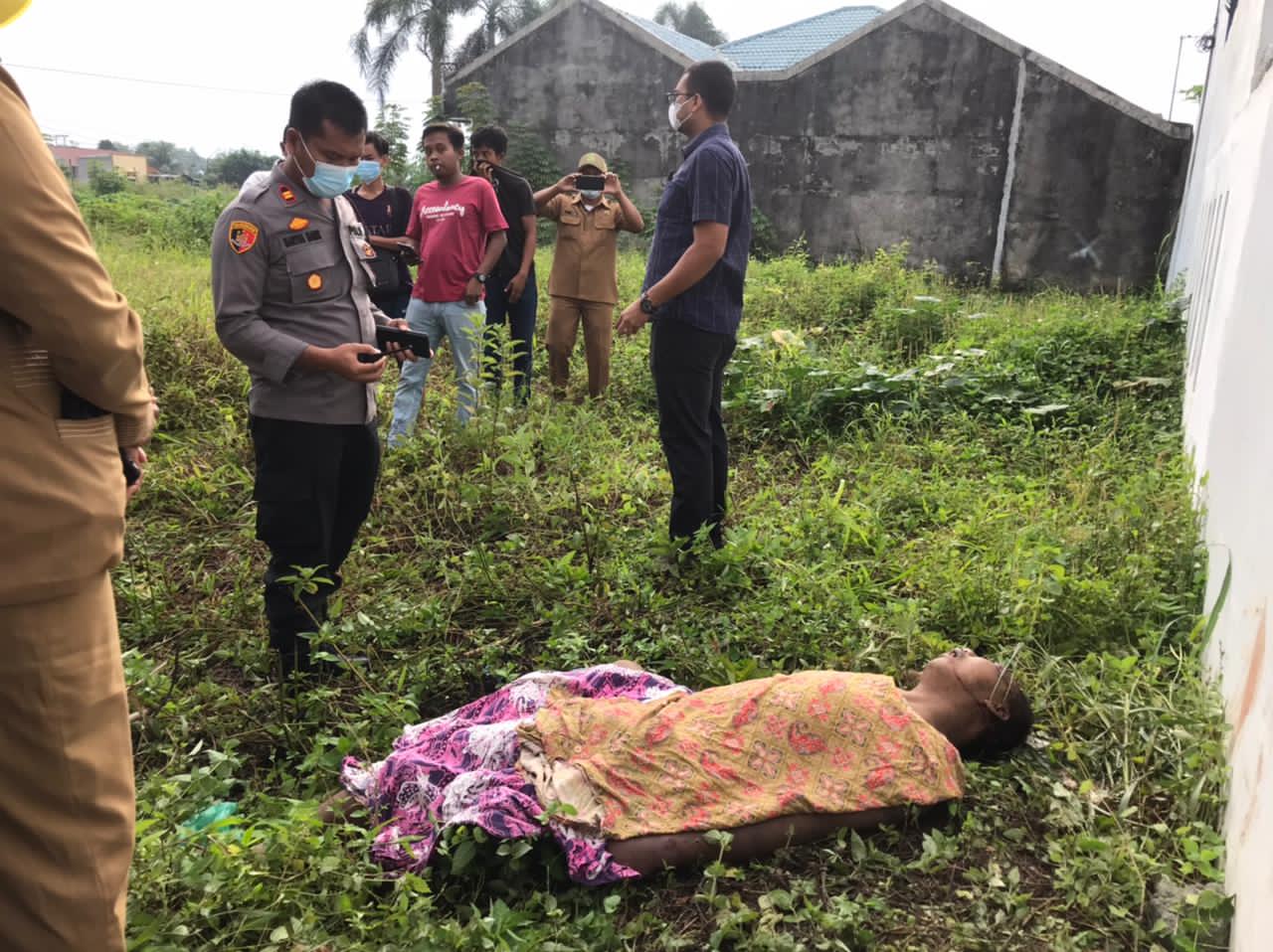Polsek Medan Tuntungan Evakuasi Mayat Tanpa Busana di Tanjung Selamat