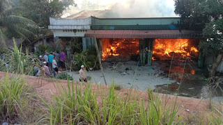 Si Jago Merah Lalap Toko Grosir di Kecamatan Medang Deras 