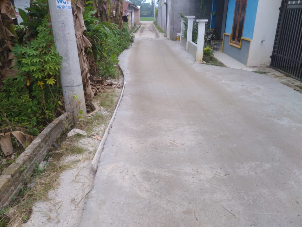 Diduga Proyek Rabat Beton Tak Sesuai RAB Kades Tanah Merah Terkesan Kecewa