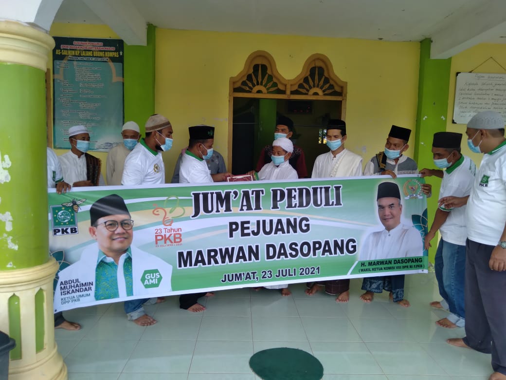 Harlah Ke-23 PKB Marwan Dasopang Berbagi Kepada Masyarakat 