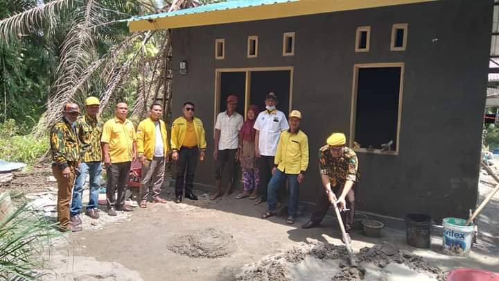 Ismar Khomri Tinjau Pelaksanaan Bedah Rumah Program Golkar Sumut