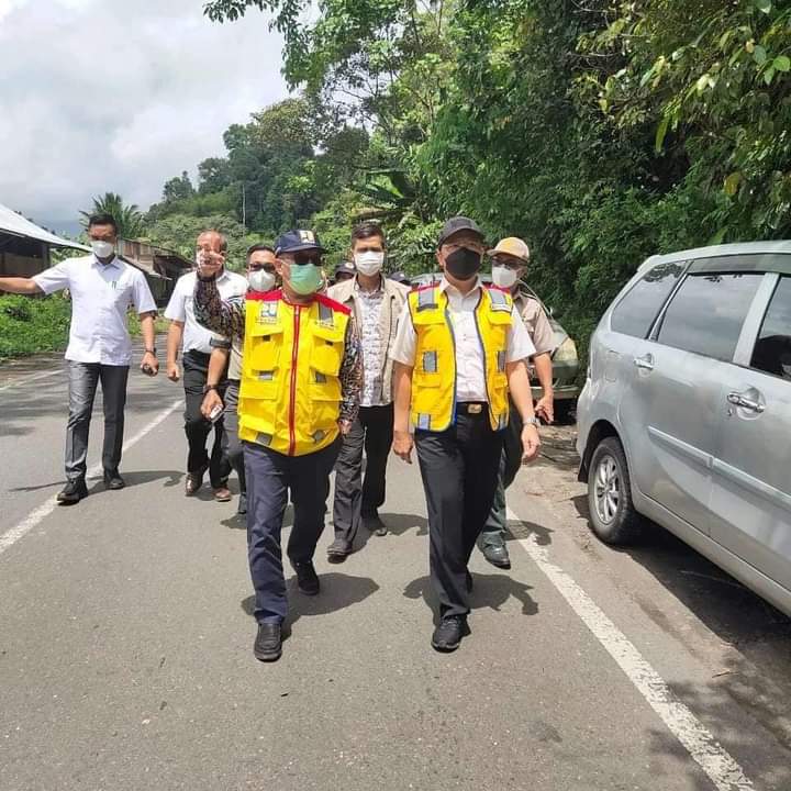 Pantau Drainase Hingga Pohon di Liku Sembilan Gubernur Rohidin Ingin Keselamatan Pengendara Terjaga