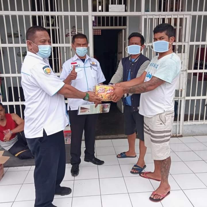 Gereja GBDI Haleluya Berbagi Snack ke Warga Binaan Rutan Kabanjahe
