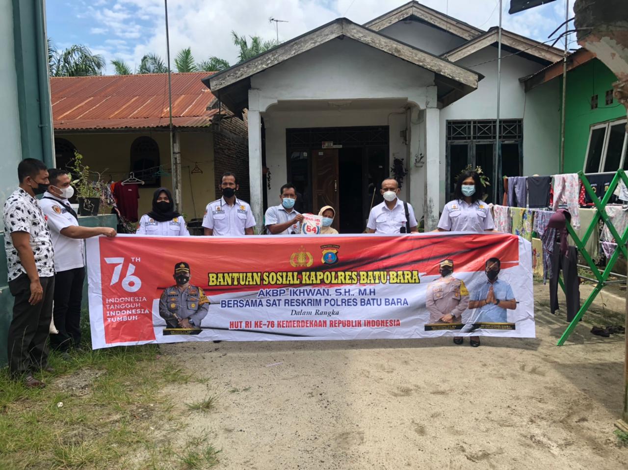 Satreskrim Salurkan Bantuan Kapolres Batu Bara di Sei Suka