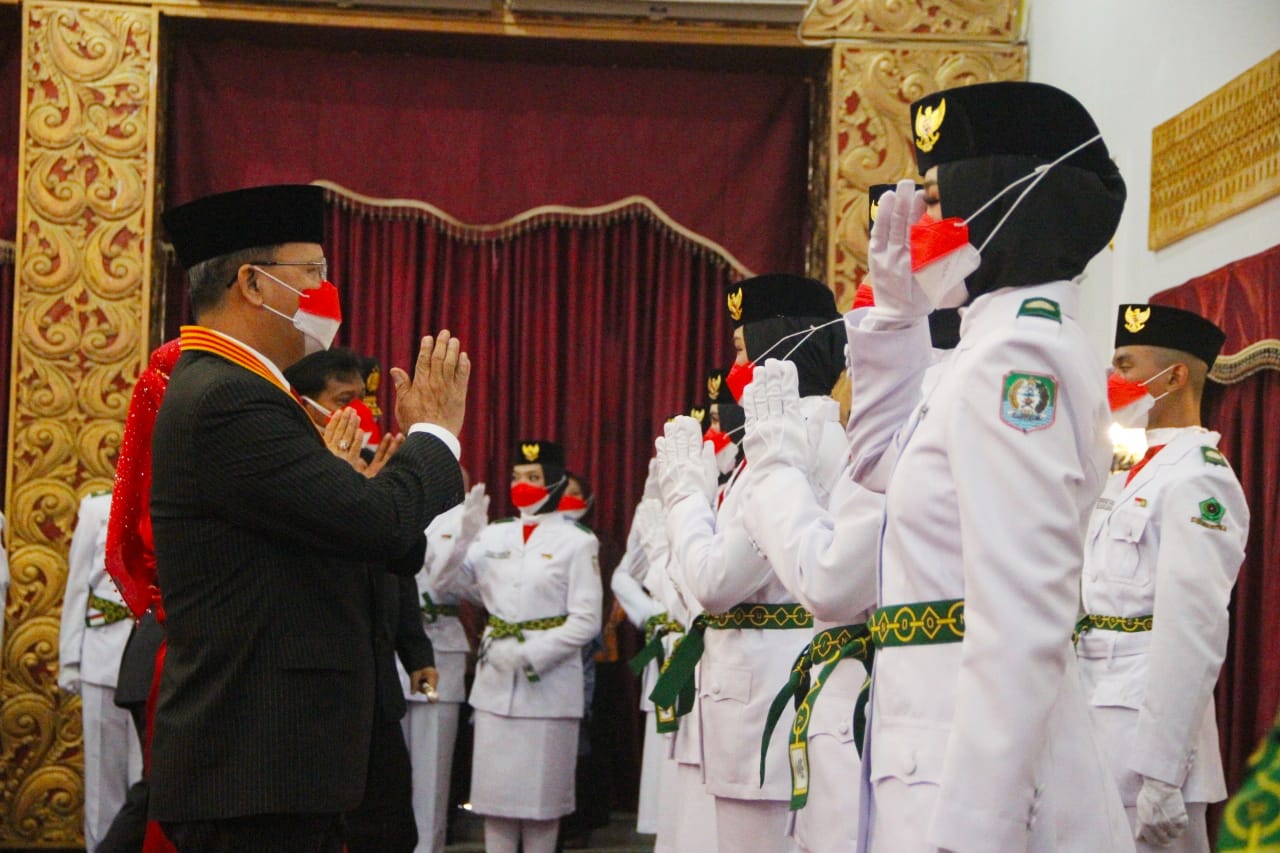 Gubernur Rohidin Kukuhkan Paskibraka Provinsi Bengkulu