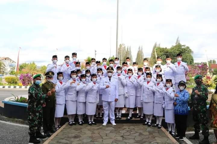 Forkopimda Karo Ikuti Upacara Penurunan Bendera