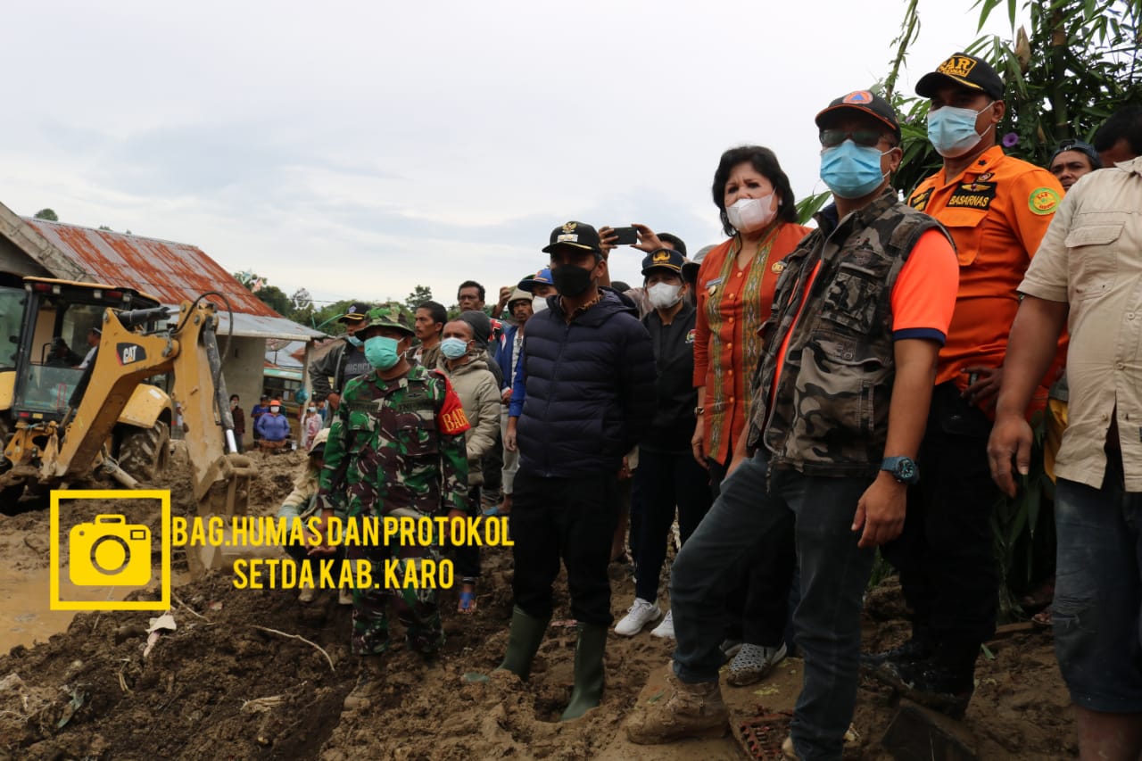 Bupati dan Wakil Bupati Karo Tinjau Bencana Tanah Longsor