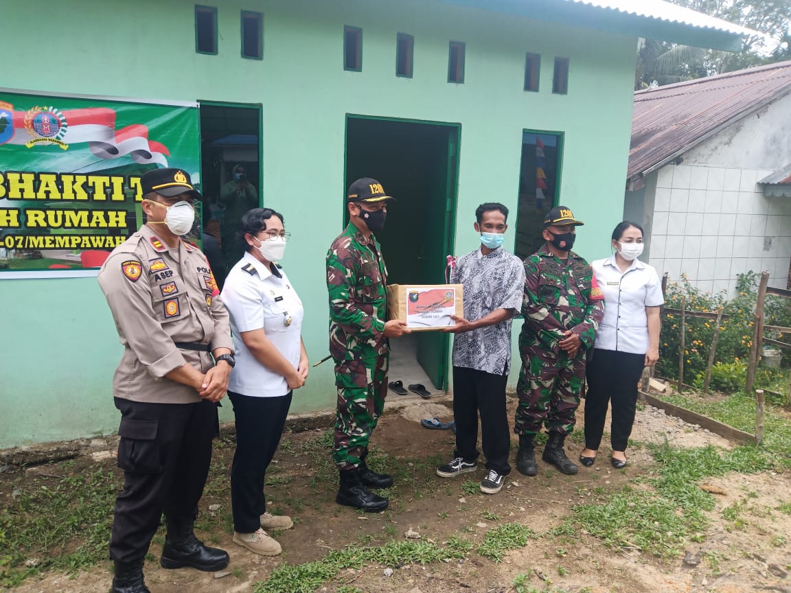 Wujudkan Kesejahteraan dan Kemanunggalan Bedah Rumah Kodim 1201/Mph Sasar RTLH Dusun Nekmaih