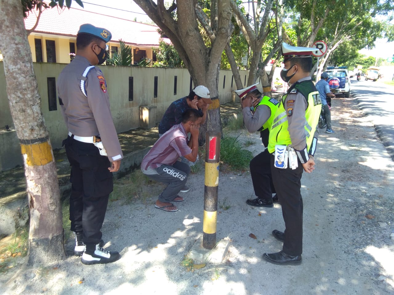 Polres Batu Bara Beri Hukuman Push Up Ke Pelanggar Prokes