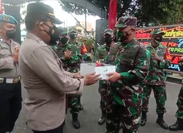 Kapolsek Namorambe Beri Surprise ke Mako Koramil 14/Pancur Batu