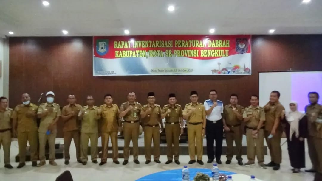 Tugas Gubernur Sebagai Wakil Pusat Awasi Pembentukan Perda 