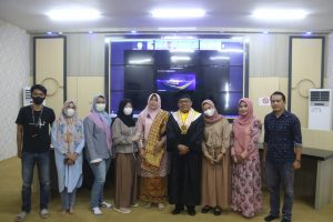 Kadis Kominfosan Wisuda Program Doktor