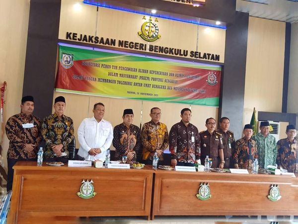 Kaban Kesbangpol Seluma Hadiri Sosialisasi Peran Tim Pakem 
