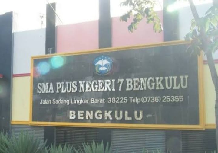 Polemik Harga Seragam SMAN 7 Bingungkan Wali Murid