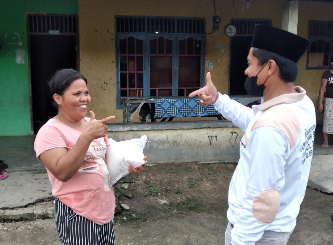 Kadin Batubara Hadir di Desa Simpang Dolok Warga Ucapkan Terima Kasih