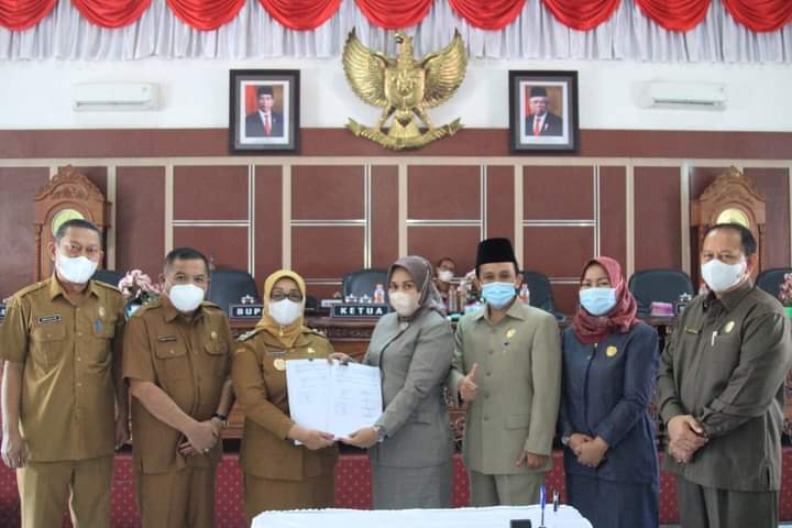 Wabup Sampaikan Nota Pengantar Ranperda APBD Labuhanbatu 