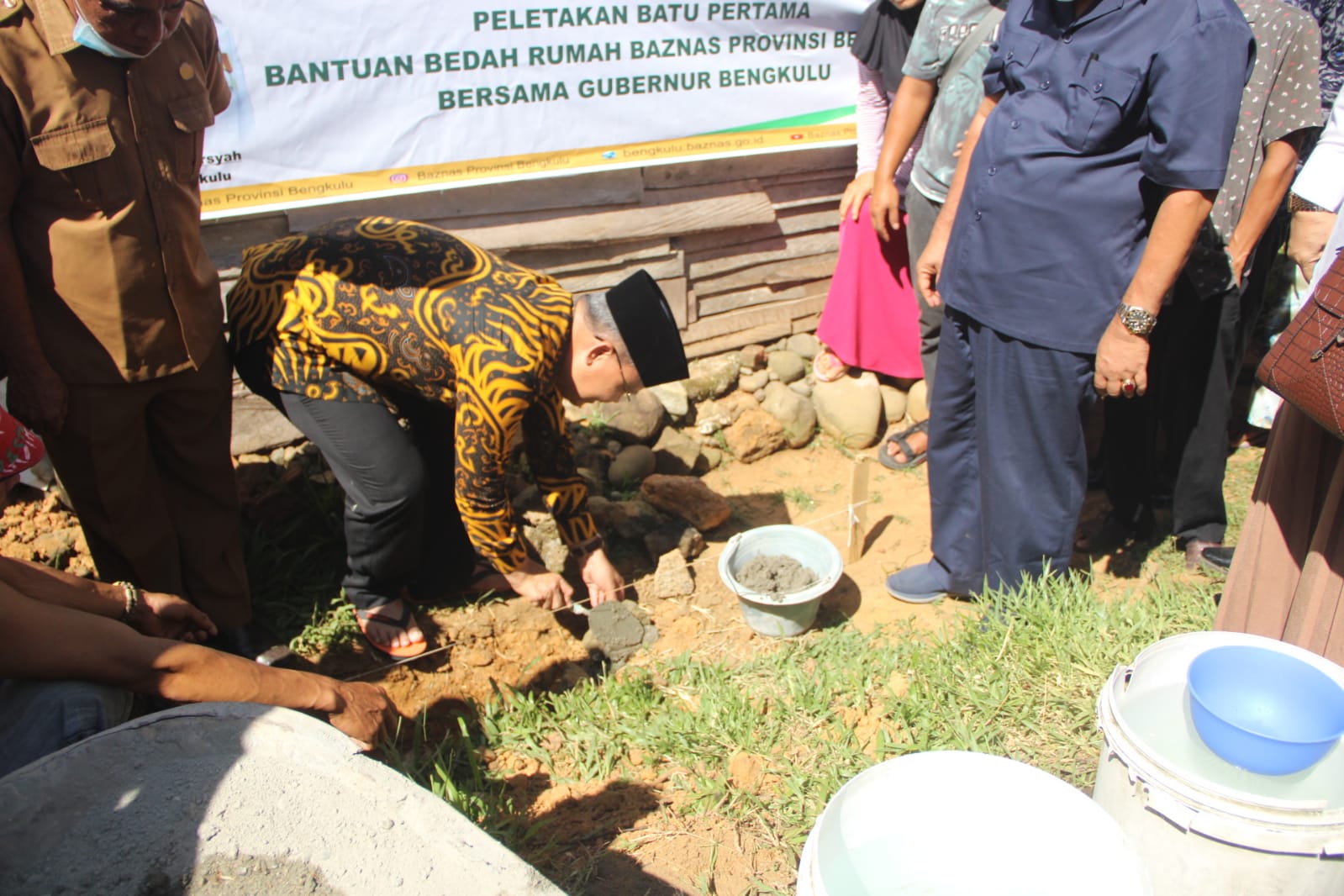 Bantuan Bedah Rumah BAZNAS, Ini Kisah Gubernur Rohidin