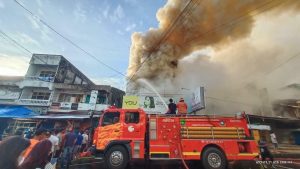Toko New Khatulistiwa Dilahap Jago Merah, Wawali Langsung Turun ke Lokasi