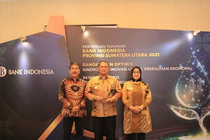 Bupati dan Wabup Labuhanbatu Terima Penghargaan North Sumatra Invest Business Profile Challenge