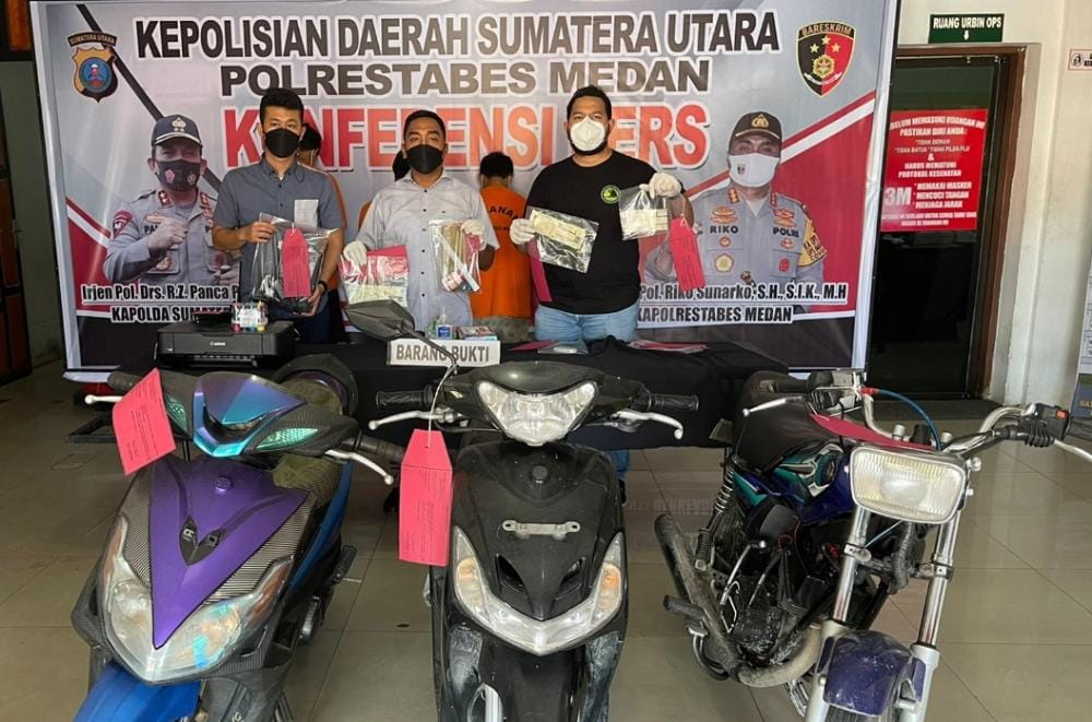 Polrestabes Medan Ringkus Sindikat Pemalsuan STNK Sepeda Motor