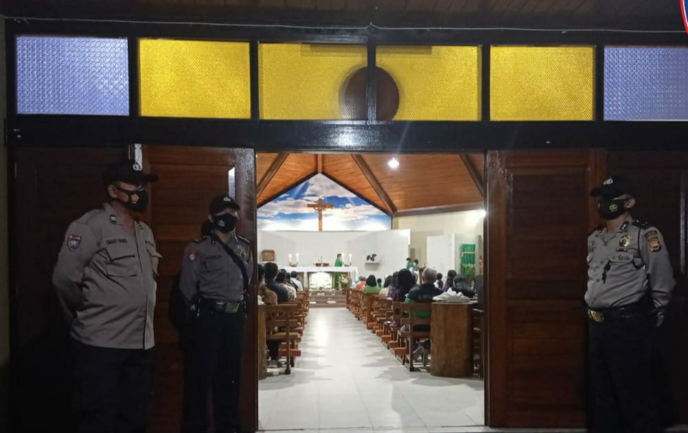 Jaga Warga Ibadah di Gereja, Polisi Imbau Prokes Covid-19
