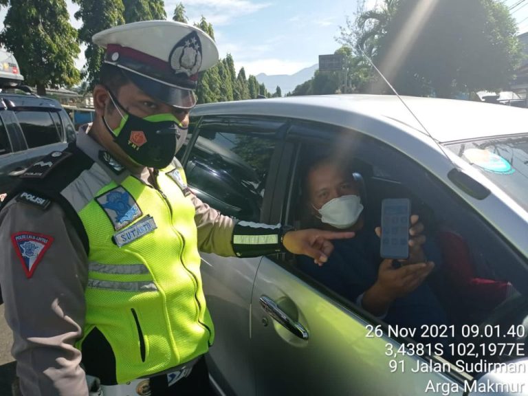 Polres BU Lakukan Pengecekan Kelengkapan dan Prokes Pengendara