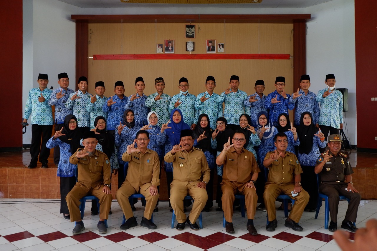 Title  Tingkatkan Capaian Terobosan Bidang Pendidikan, Bupati BU Lantik 67 Kepala Sekolah