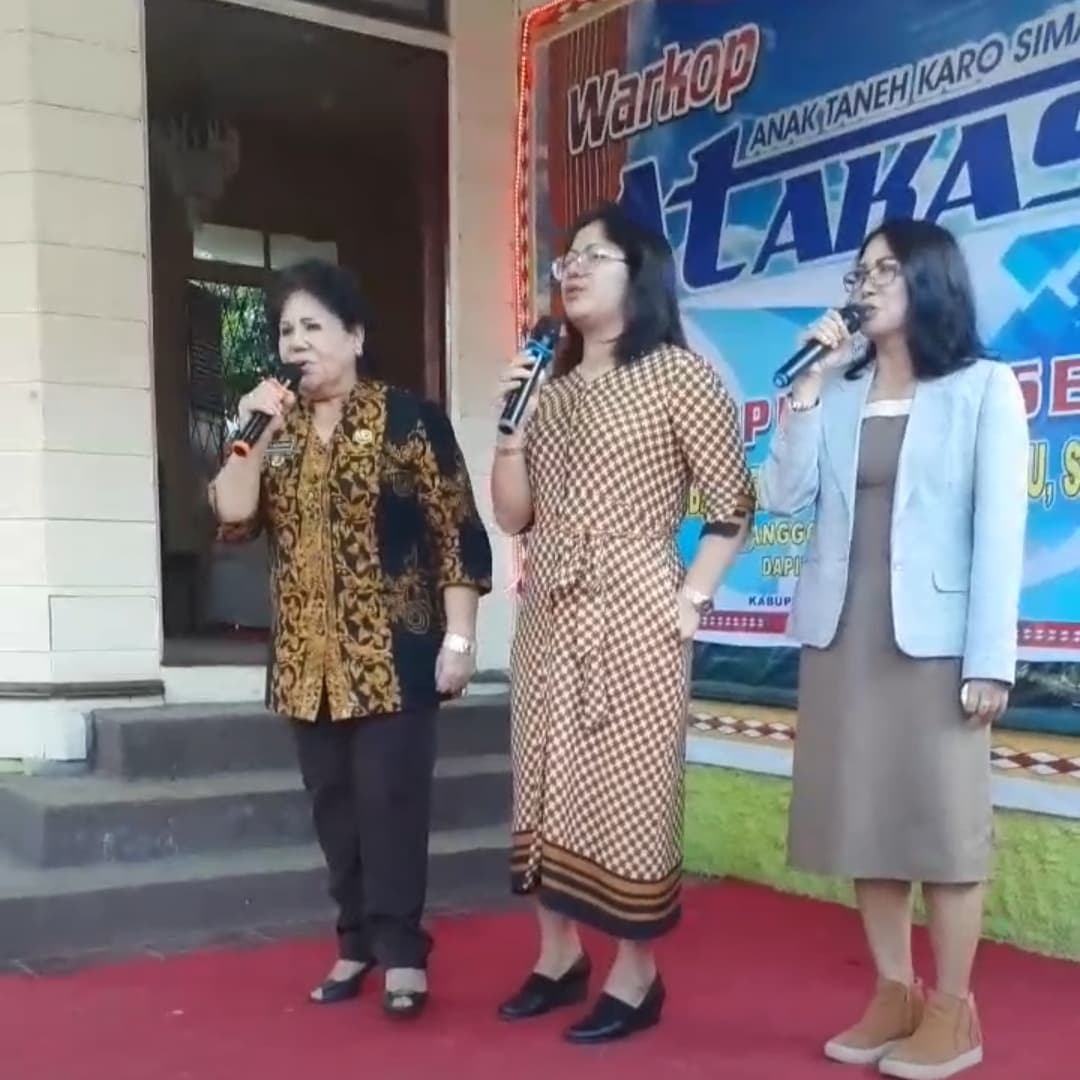 Senator DPD RI Gelar Open House Bupati Karo Ikut Bernyanyi