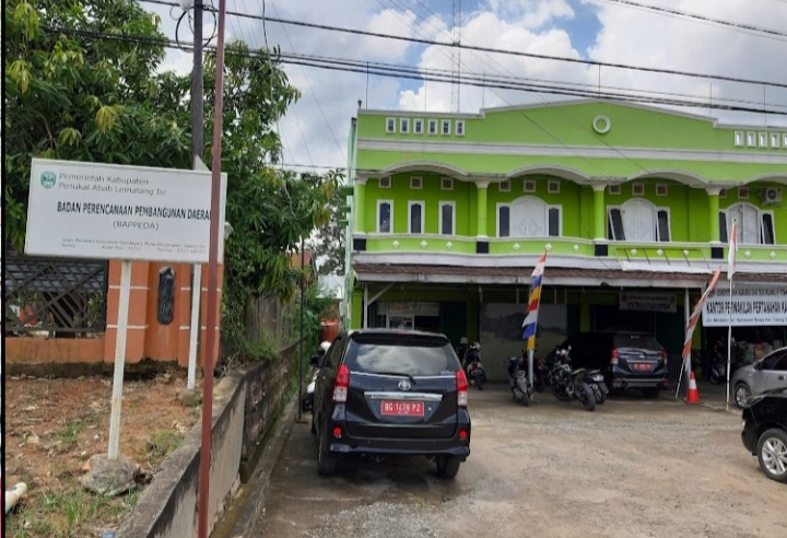 Merangkap Jabatan Kepala Bappeda PALI Susah Ditemui