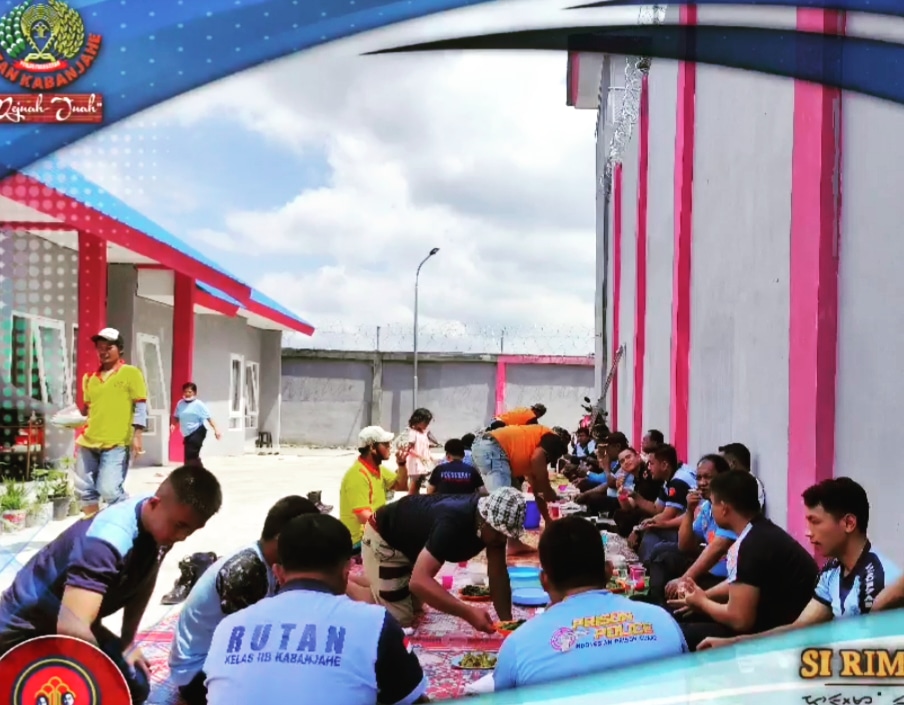 Pegawai Rutan Kelas IIB Kabanjahe Bersama Warga Binaan Giat Kurvey Kebersihan