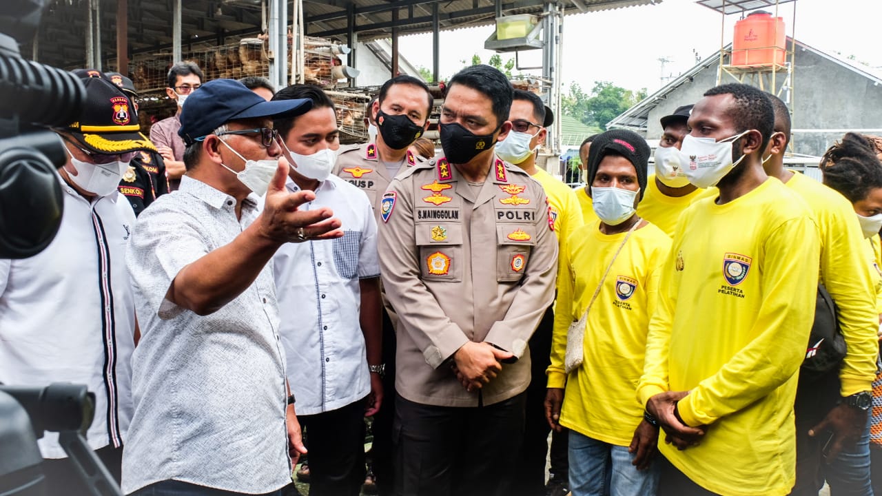 Warga Asli Papua Ikuti Pelatihan  Manajemen Ternak Ayam Rintisan Korbinmas Polri