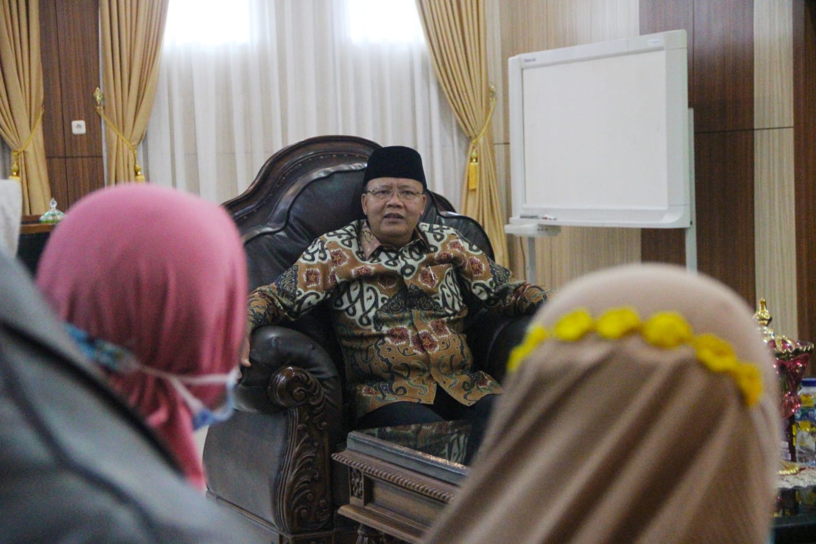 Tanggapi Keluhan Masyarakat Seluma Gubernur Rohidin Minta Penyelesaian secara Baik