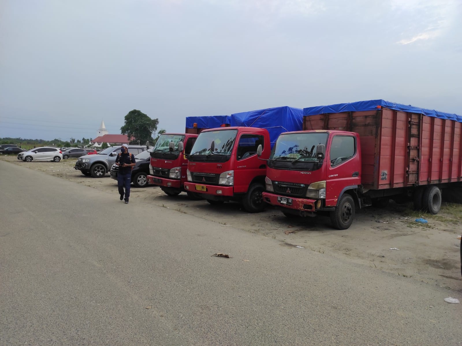 Poldasu Amankan Delapan Truk Pembawa Barang Asal Malaysia