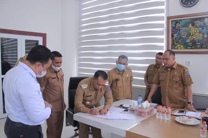 Bupati Labuhanbatu Tandatangani MoU Kerjasama Dengan PT PLN 