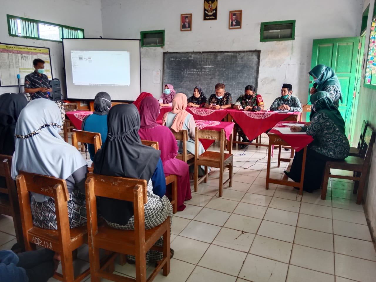 Sosialisasi Vaksinasi Covid-19 Bagi Wali Murid MI Islamiyah Selopajang 02