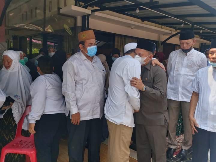Bupati Labuhanbatu Sampaikan Belasungkawa Atas Meninggalnya H Mas Ulong