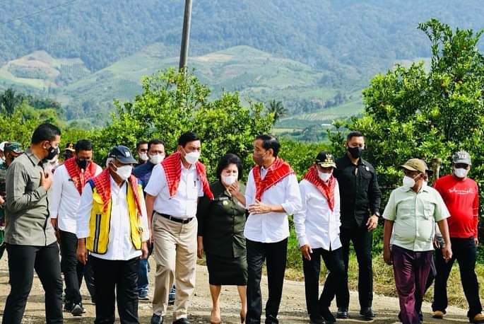 Presiden Dan Gubsu Tinjau Perbaikan Jalan Di Kawasan LMD