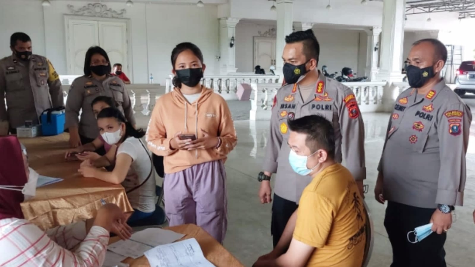 Kapolresta Deli Serdang Tinjau Vaksinasi di Dua Titik