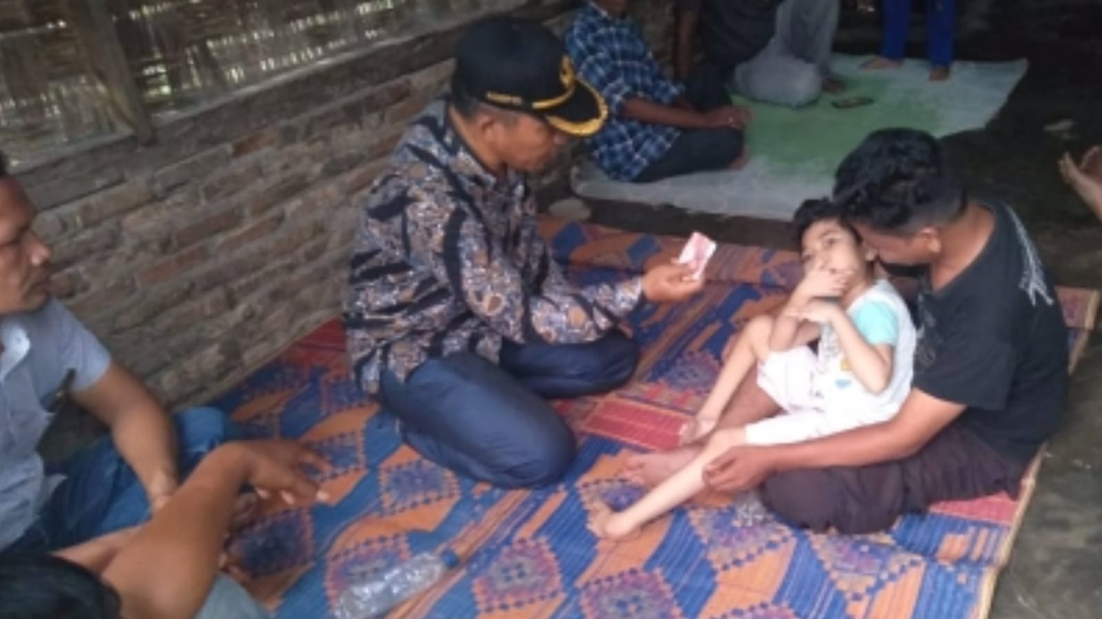 Tepis Berita Miring Camat Pagar Merbau Kunjungi Anak Difabel