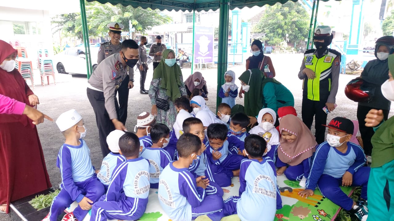 Satlantas Polres Asahan Berikan Edukasi Pentingnya Pengunakan Masker
