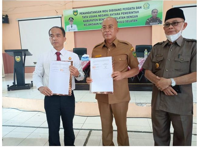 Penandatanganan MOU Pemkab BS bersama Kejari