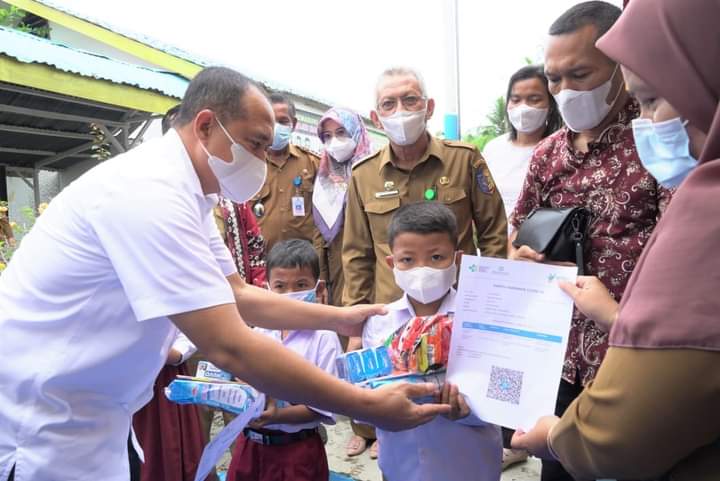 Bupati Zahir Tinjau Vaksinasi Anak di Sei Suka
