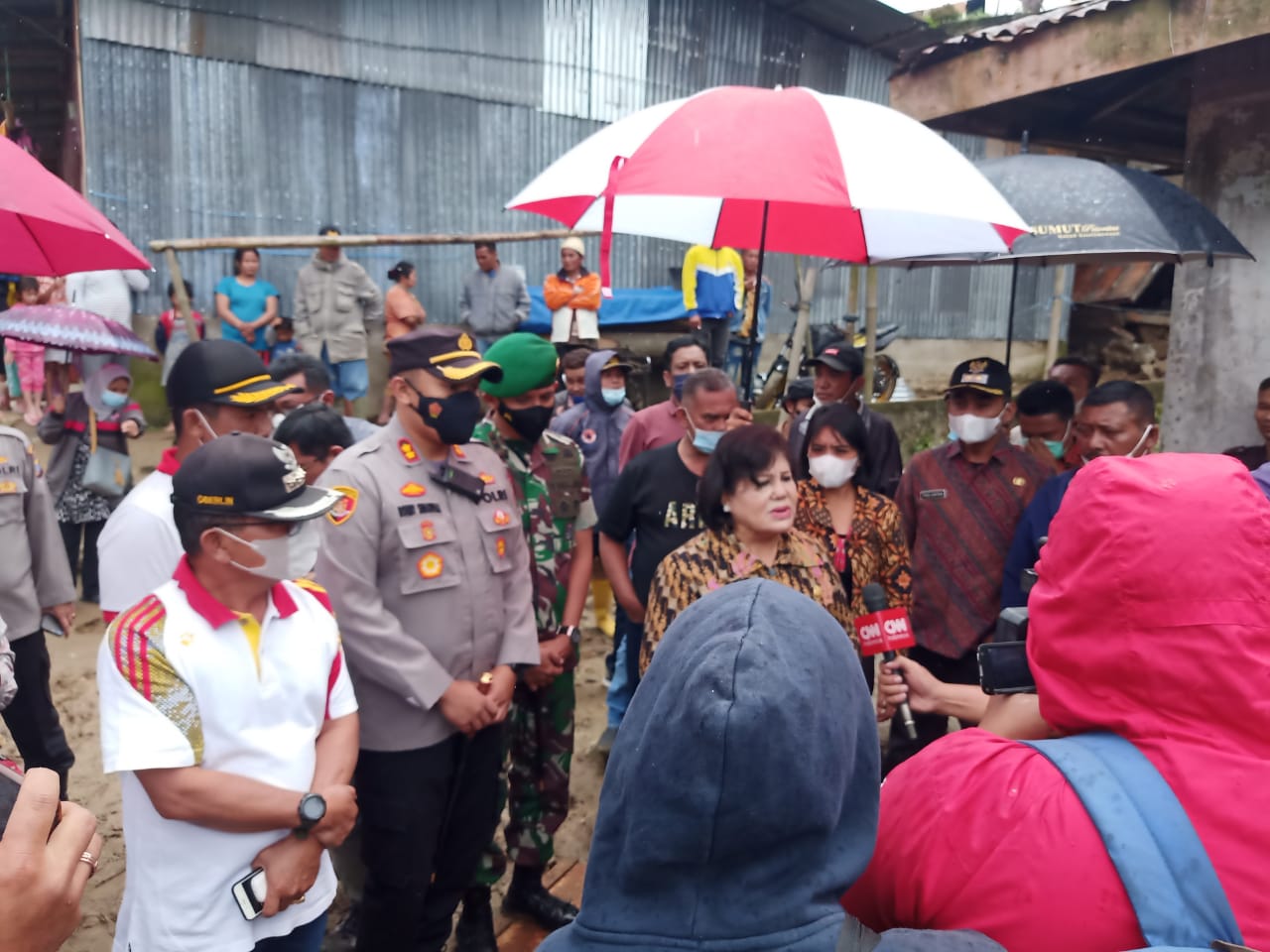 Bupati Karo Bersama Forkopimda Tinjau Lokasi Turap yang Roboh di Desa Gongsol