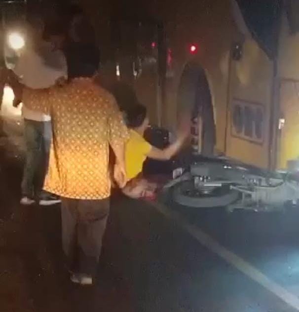 Tabrakan Dengan Bus Pengendara Supra Dilarikan Ke Rumah Sakit