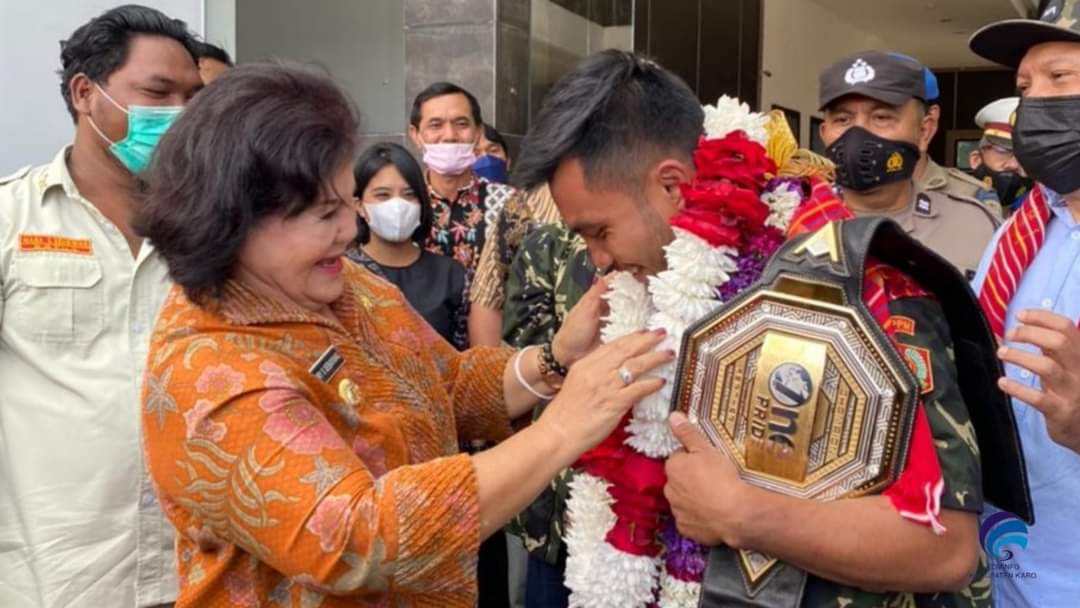 Bupati Karo Sambut Juara MMA Eperaim Ginting  